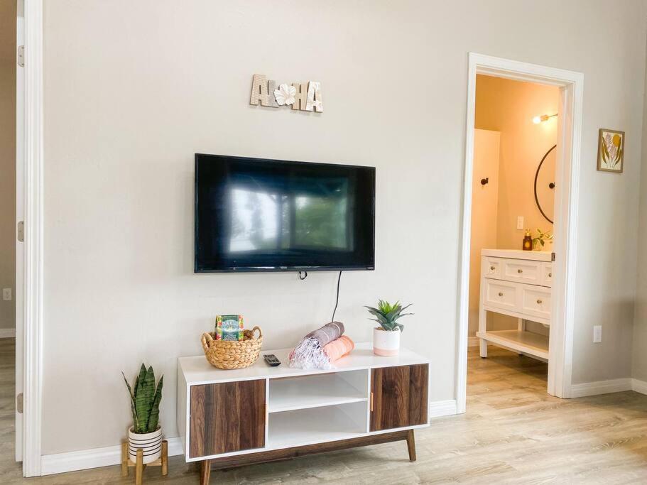 Ferienwohnung Hibiscus Hale, Full Kitchen, King Bed, Parking Keaau Exterior foto