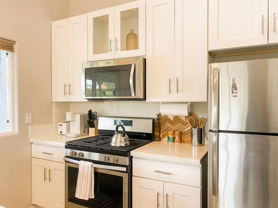 Ferienwohnung Hibiscus Hale, Full Kitchen, King Bed, Parking Keaau Exterior foto